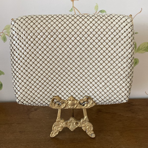 Vintage Metal Mesh Handbag with Chain Handle. Made in Hong Kong. - Picture 3 of 11